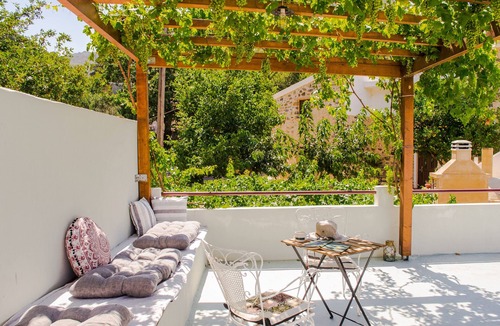 Livadia Apartment | Feneri 3 -Cozy rustic Apt 20' from Elafonisi beach