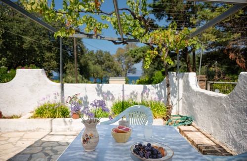 Kassiopi House | Fishermans Cottage in Kassiopi