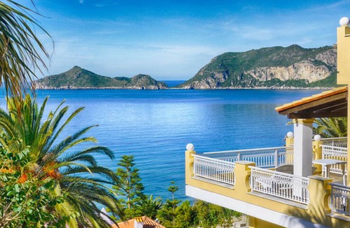 Agios Georgios Pagon Apartment | Flora Beach Appartement 3 - Panorama Meerblick nur 50m vom schönen Sandstrand entfernt