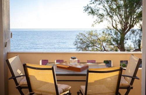 Limnos Apartment | Fos Beachfront Loft-Limnos, Volissos-Chios
