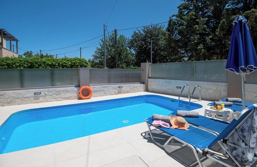Prines Villa | Four Bedroom villa close to the town and beach