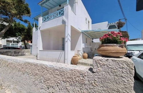 Kini House | Full House in Kini village.nDirectly on the sandy beach!nGreat sunset!