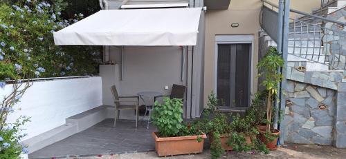 Paralia Vergas Apartment | Garden&Sea studio
