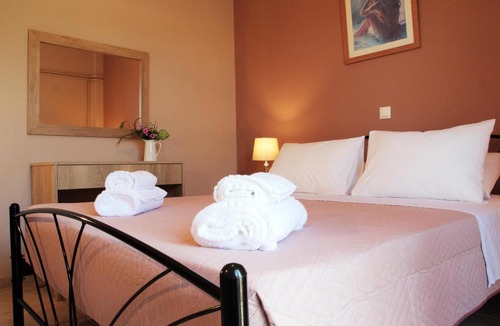 Pyrgos Psilonerou Apartment | Georgia Apartments I