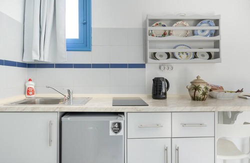 Finiki Apartment | Giavasi seaside finiki 3 Apartment with Sea View, Wi-Fi, and Air Conditioning