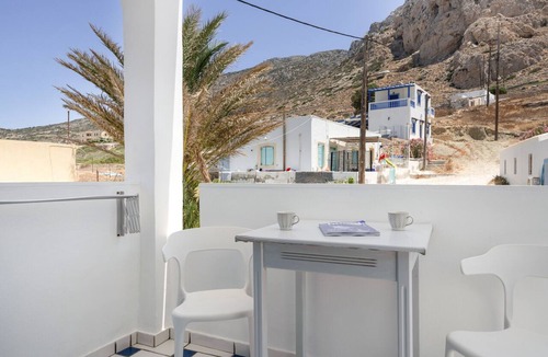 Finiki Apartment | Giavasi seaside finiki 3 Apartment with Sea View, Wi-Fi, and Air Conditioning
