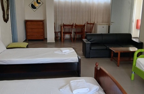 Kontos House | GOLDEN BEACH