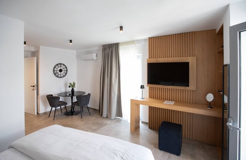 Heraklion House | Griffin Luxury Suite 2 in Heraklion center