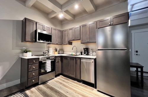 Cliff - Cannon Apartment | Ground floor studio apartment rich with amenities!