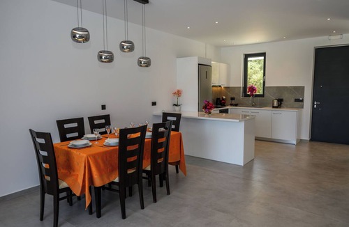 Limni Keri Apartment | Herodotos Luxury Pool Suite Aqua with Private Pool