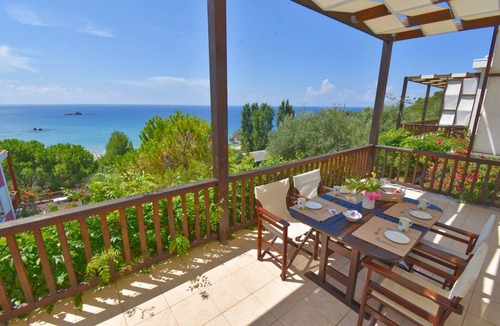 Parelia Apartment | Hippo One Bedroom Apartment