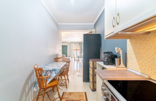 Alepou Apartment | Holiday Apartment "Grey House" with Balcony, A/C & Wi-Fi