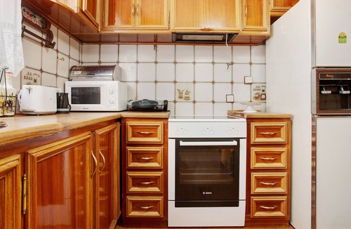 Elation House | Holiday Home 'Lions Residence' with Mountain View, Wi-Fi and Air Conditioning