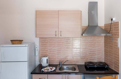 Spartia House | Holiday Home "Zoumpouli 1" with Sea View, Garden & Wi-Fi