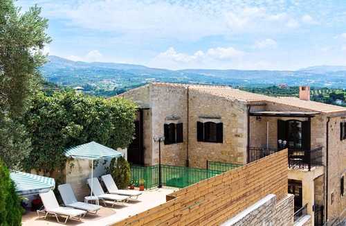 Asteri Villa | Homerez - Spacious villa 2 km away from the beach for 6 ppl. with swimming-pool