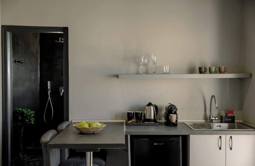 Imerovigli Apartment | Honeymoon Suite with Jacuzzi Nea Premium Residences