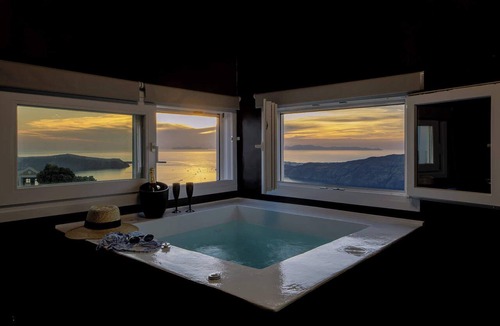 Imerovigli Apartment | Honeymoon Suite with Jacuzzi Nea Premium Residences