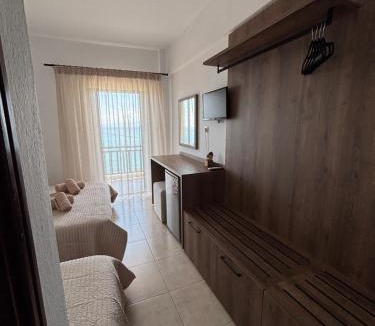 Ouranoupoli Hotel | Hotel Avra