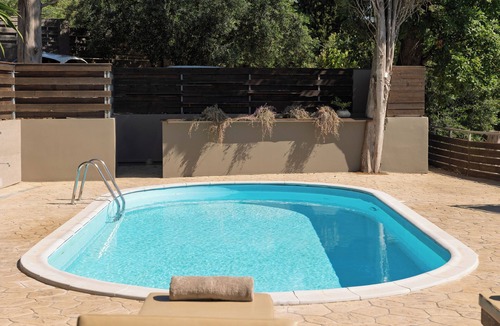 Dafnata House | House Sea View with Communal Pool