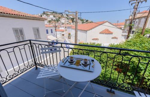 idhra Apartment | Hydra's Pearl - Gold Pearl, Luxury Mansion, No Steps, 120m from the port