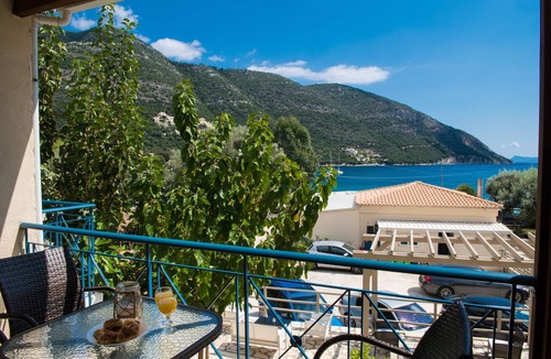 Mikros Gialos Hotel | Ilianthos Apartments & Studios