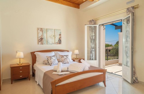Kourkoumelata Villa | Irene Luxury Villa Residence | 10' drive to Lassi & Argostoli