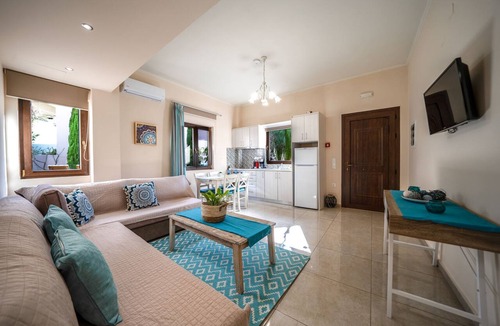 Nea Chora Apartment | Iro Boutique Home 2: just steps from the SANDY BEACH & CHANIA old town