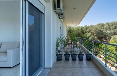 Kato Galatas Apartment | Joyful Guest House 2 Gaia by 8essentially