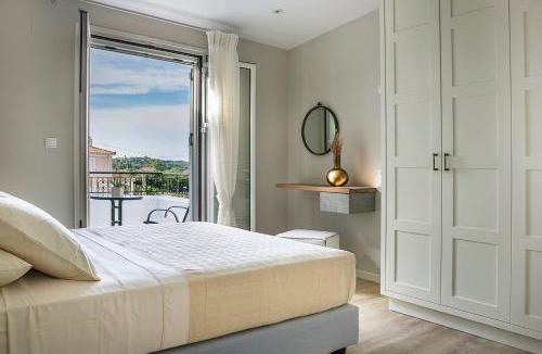 Mazarakata Apartment | Julia's Luxury Suites #1, Travliata Cephallonia