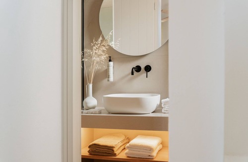 Psathi House | Junior Suite with Shared Pool
