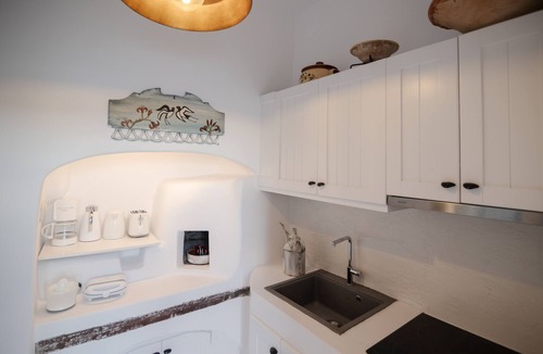 Oia Apartment | Kallisti Sunset with Plunge Pool