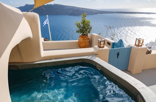 Oia Apartment | Kallisti Sunset with Plunge Pool
