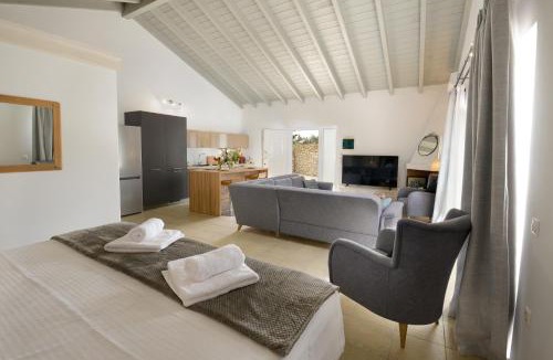 Mpogdanatika Villa | Kalokairia Residence