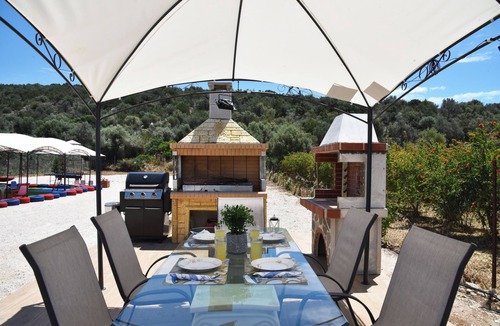 Kandia Ski Chalet | Kandia Woodlands | Superior Family Chalet with Patio
