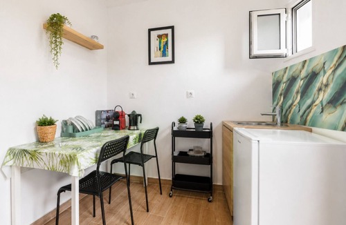 Limni Keri Apartment | Karavaki Rooms | Comfortable Stay, 5 Minutes from the Beach