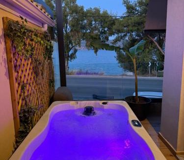 Episkopos Villa | KLA Luxury Boutique Villa with Pool & Jacuzzi by WESTBOOKING GR
