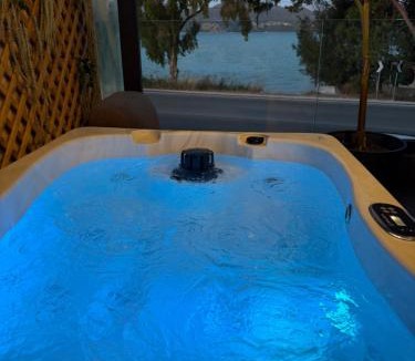 Episkopos Villa | KLA Luxury Boutique Villa with Pool & Jacuzzi by WESTBOOKING GR