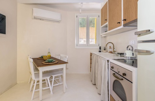 Tripiti House | KLIMA BAY Beachfront Boutique Houses (Yellow)