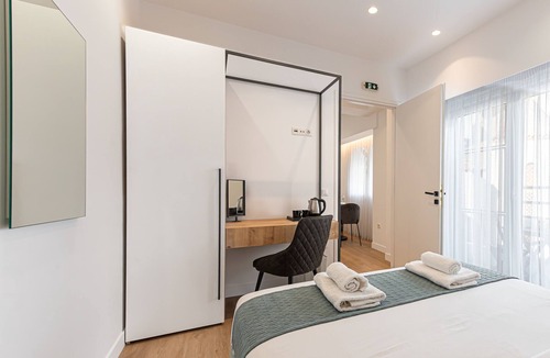 Ampelokipoi Bed & Breakfast | Kriel Suites by LIV Homes 201