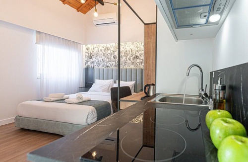Ampelokipoi Bed & Breakfast | Kriel Suites by LIV Homes 303