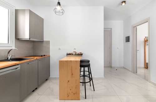 Petaloudes House | L&C Apartments