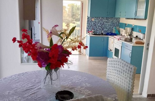 Pylos-Nestoras Apartment | Large, bright vacation apartment right by the sea