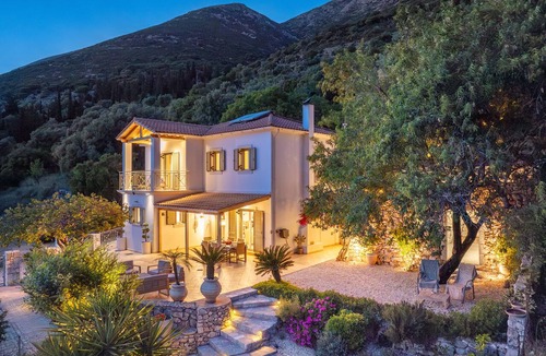 Aetos House | Large villa. Stunning mountain view, 5 mins to beaches at Agia Efimia, Kefalonia