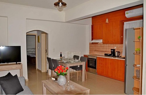 Galatas Apartment | LEMON TREE