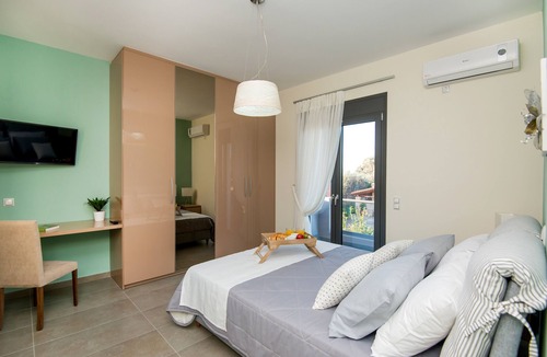 Adelianos Kampos Villa | Lemon Trees near the beach! Villa Kalli