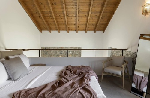 Sourpi Apartment | Lichnos Luxury Maisonette 1