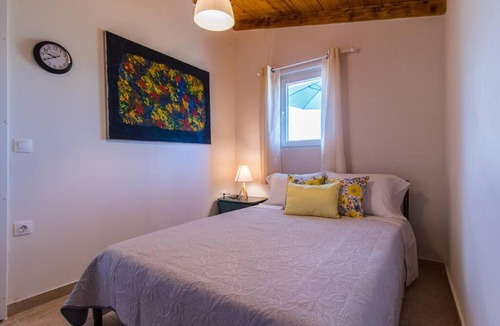 Lirkia House | Little Artemis Cozy Cottage