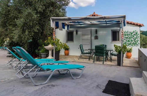 Lirkia House | Little Artemis Cozy Cottage