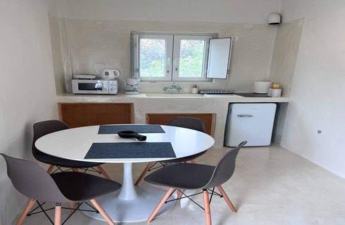 Exo Gonia Villa | Lovely Santorini Villa | Altura Residence | 1 Bedroom | Outdoor Hot tub &.
