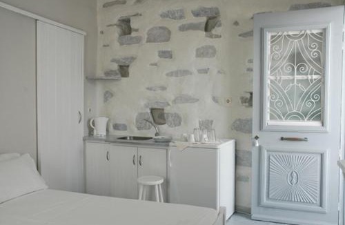Tinos Town House | lucas rooms